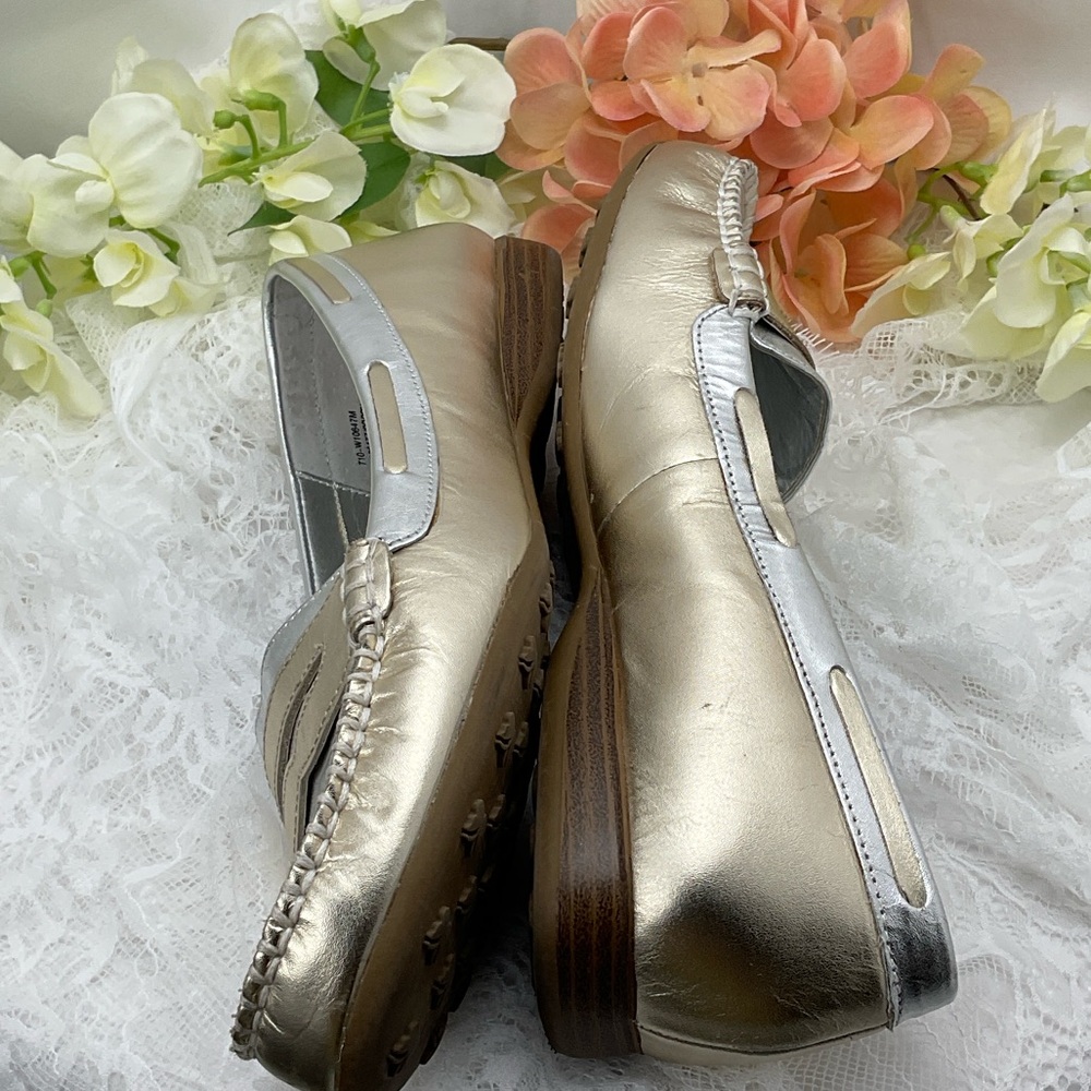 White Mountain‎ Women's Silver and Gold Penny Loafers Sz7.5 - Picture 6 of 8